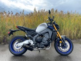 75-0419CC    Hindle Full Stainless Exhaust   w/ Evolution Carbon Fiber Can      Yamaha  MT-09   2021-2024